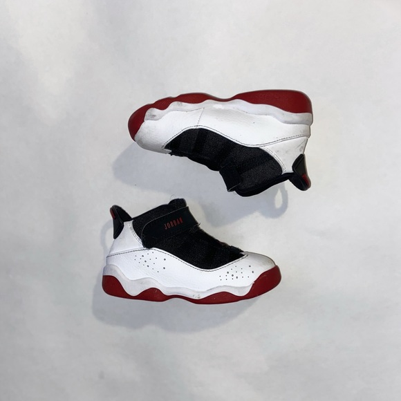 black jordans size 6